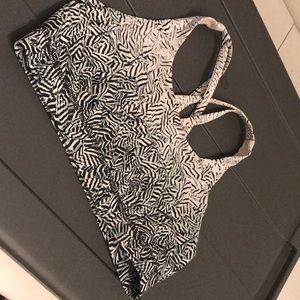 Lululemon sports bra, size 6. Practically new.